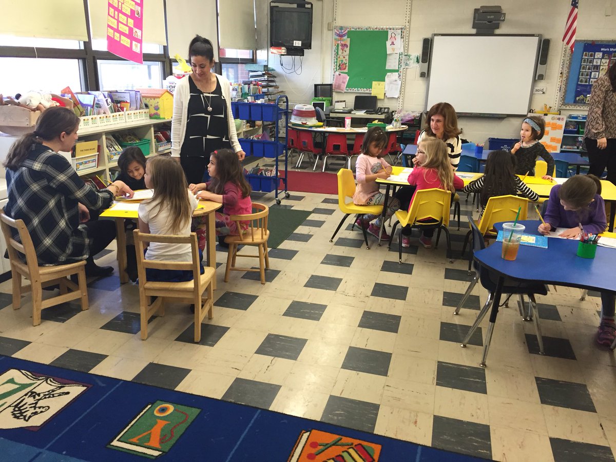 KristyFriedman's tweet photo. Authentic PD going on at Memorial. Peer Visitation day for teachers. #lifelonglearners #G.R.I.T. @Principaljess https://t.co/DUcfvu1Kuy
