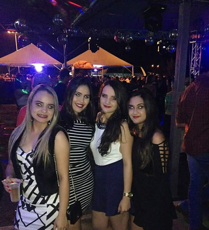 _renataabraga's tweet photo. 💕 #expôguima #paqua #cadetodomundo @carol11_silva @AngelicaNBraga https://t.co/jupJqs9xpR