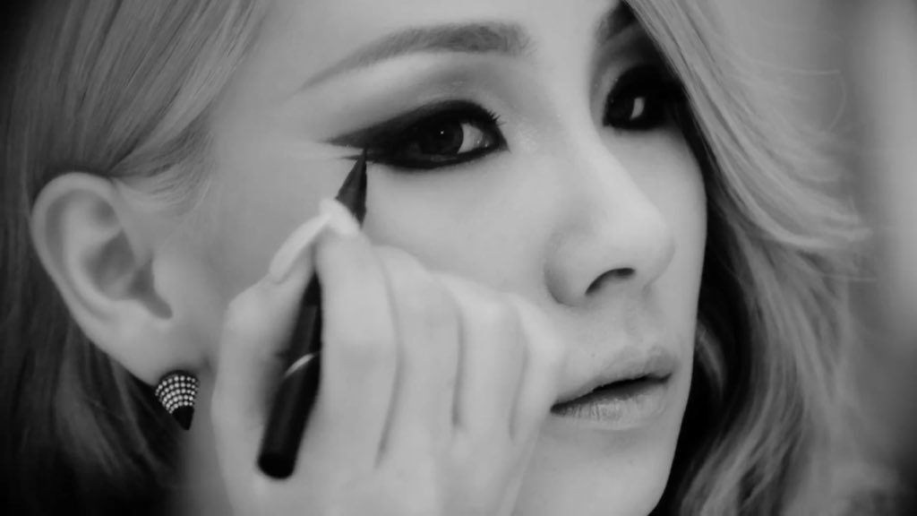 WeLoveChaerin's tweet photo. [VIDEO] 'CL의 Myself! Make It Happen | 메이블린 뉴욕' https://t.co/spE0WeWVm4 https://t.co/xXeZfE9sSa