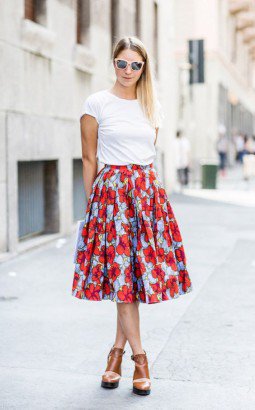 mariefrancemag's tweet photo. 20 looks pour réinventer le t-shirt blanc
>> https://t.co/WkksHwFCZw https://t.co/hfbh72KNNC