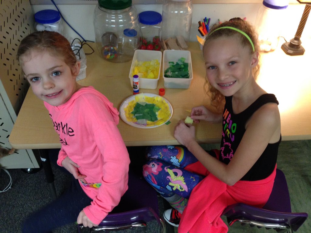 MissLodico's tweet photo. Team Lodico collaborating with AM @MaureenKno buddies on St. Patrick's Day crafts! @greDCSD https://t.co/jzjMDXMtz9