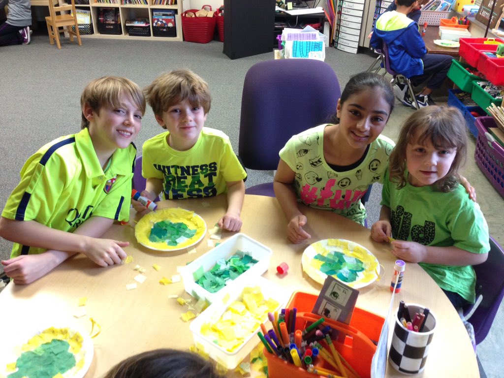 MissLodico's tweet photo. Team Lodico collaborating with AM @MaureenKno buddies on St. Patrick's Day crafts! @greDCSD https://t.co/jzjMDXMtz9
