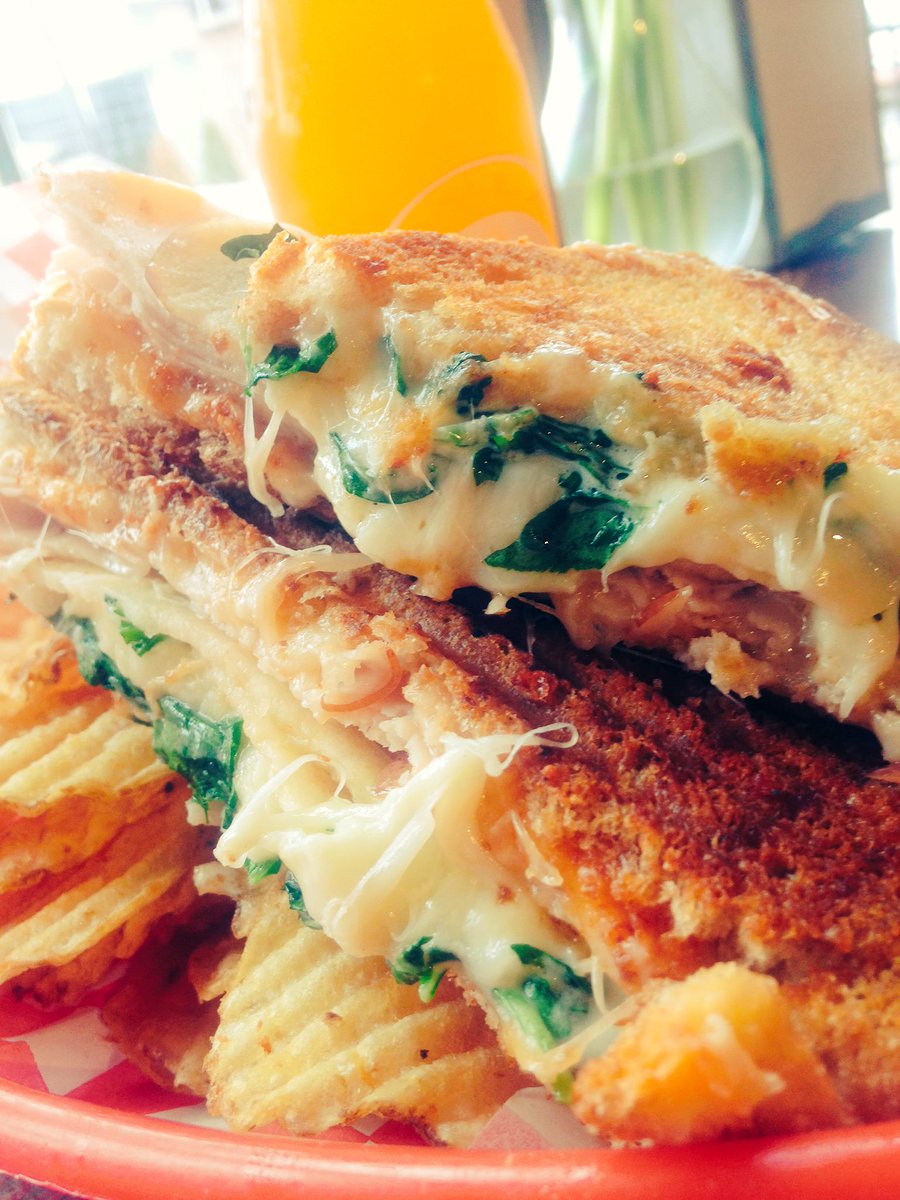 OMgrilledcheese's tweet photo. The only Club you'll ever need. #Kensington #cheeselover #toronto #Placetobe https://t.co/rDp4svbWdL