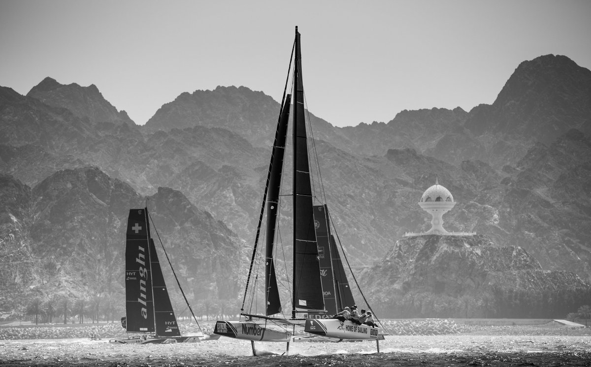A snapshot of the spectacular racing. Check out the gallery <a href="/Lloyd_Images/">Mark Lloyd</a> >>facebook.com/media/set/?set… #extremesailing