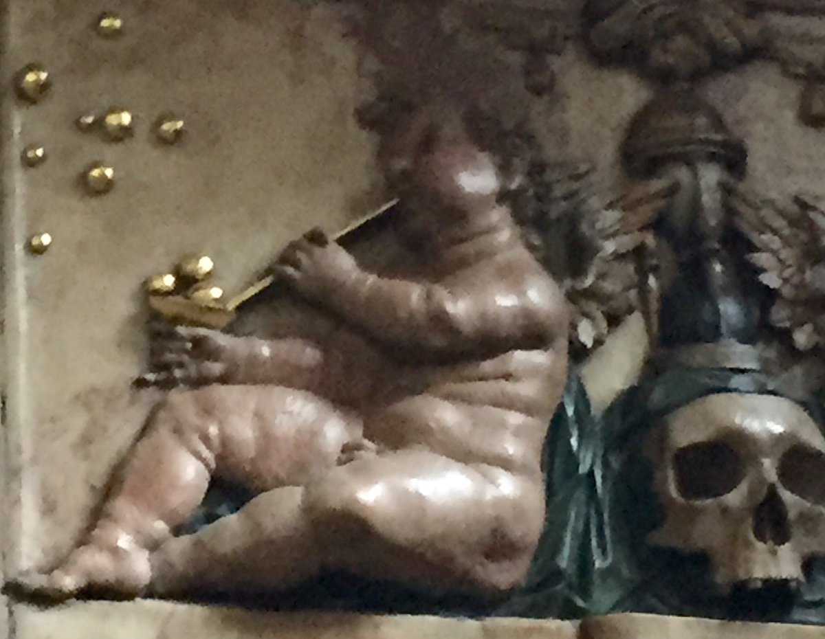 ArtGuideAlex's tweet photo. @abstractsculp reminds me of this fat little chap on tomb #ThomasSutton @CharterhouseEC1 #Chapel https://t.co/lRLxTcV5yp