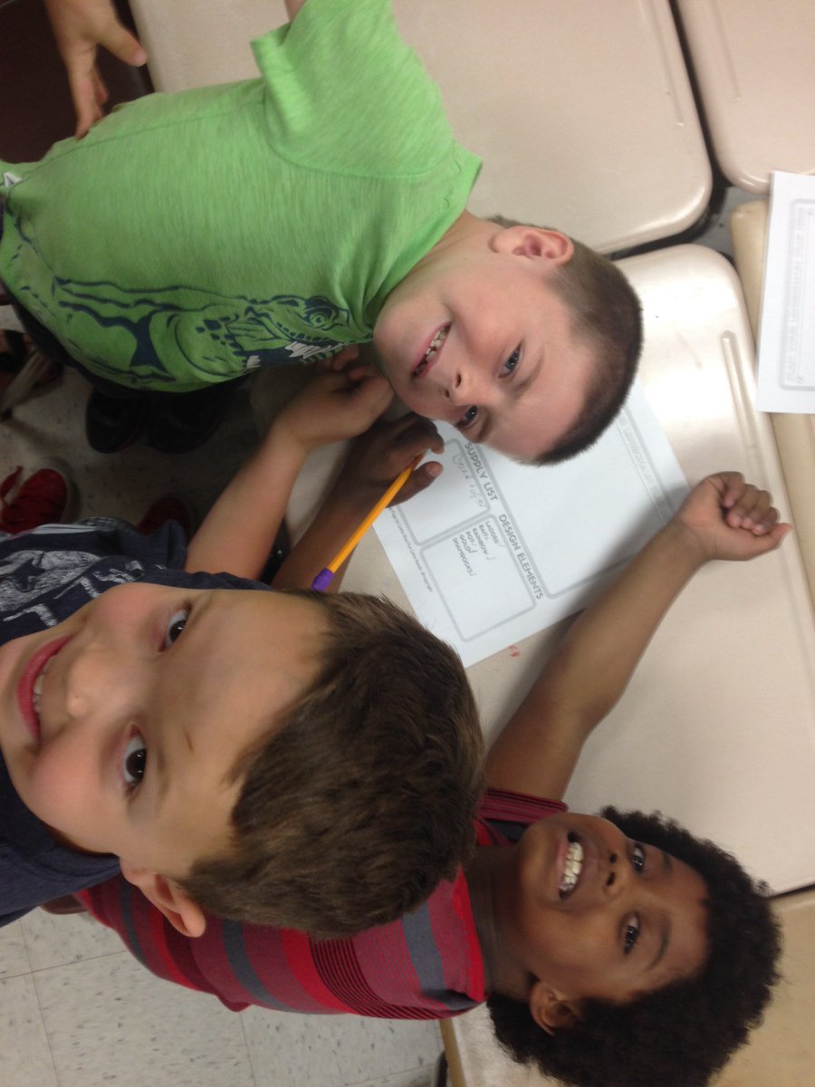 LaherrerLaura's tweet photo. STEM action at Coronado Beach ES!  Collaboration everywhere! #vcsscience https://t.co/i8eJ7SM1Px