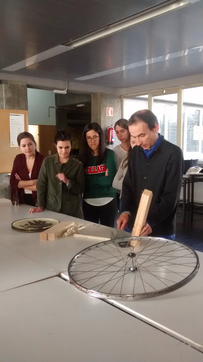 hansbrinker's tweet photo. Vamos con el taller de Curro Claret y su pieza. #fetsac #fetsac16 https://t.co/R8LKbXgUMe