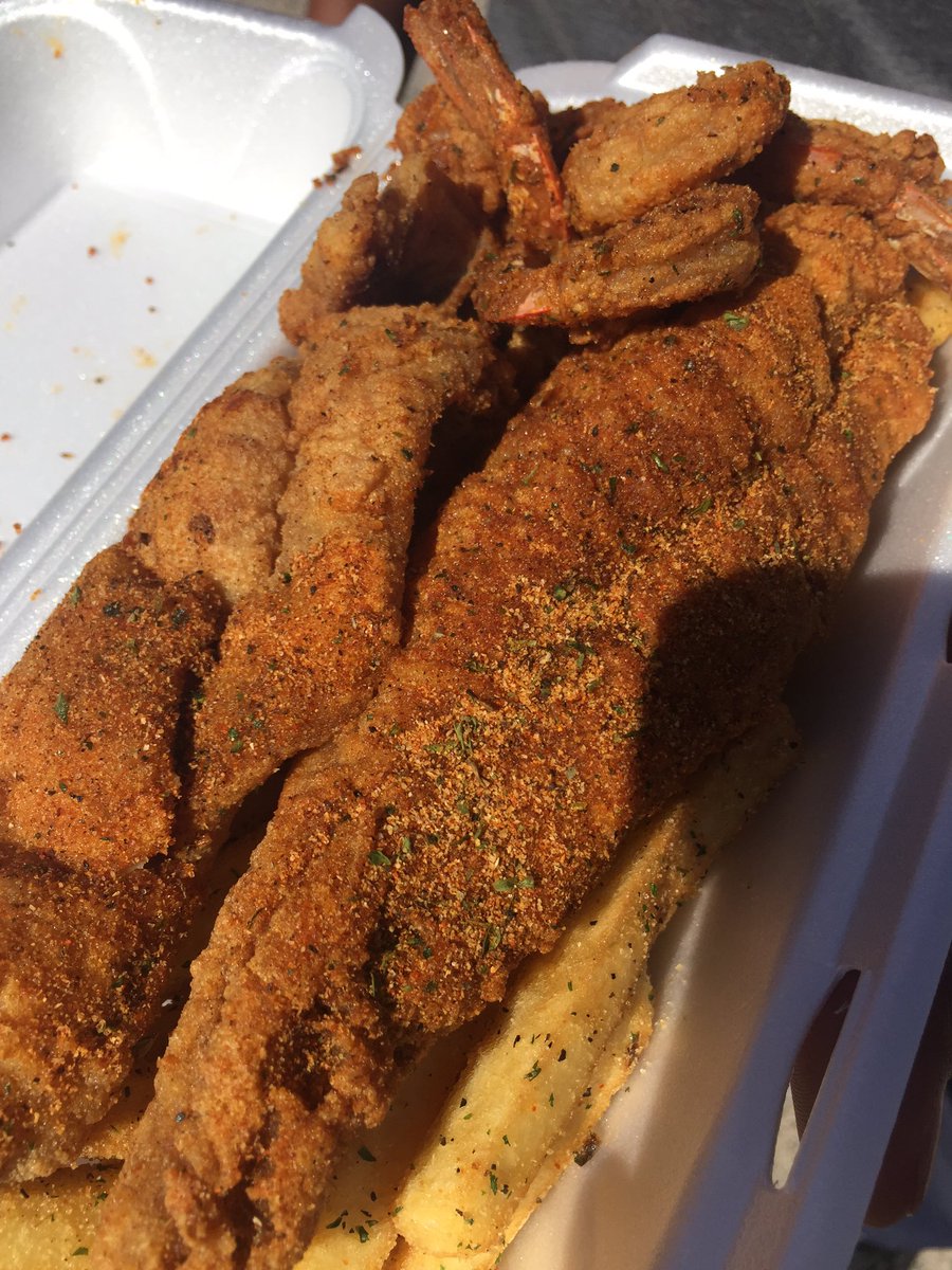 ALaurelNews's tweet image. OMG Run don't walk to @ocfishandchips at 511 S Wilmington St #Raleigh NOW 🍤🍤🍤