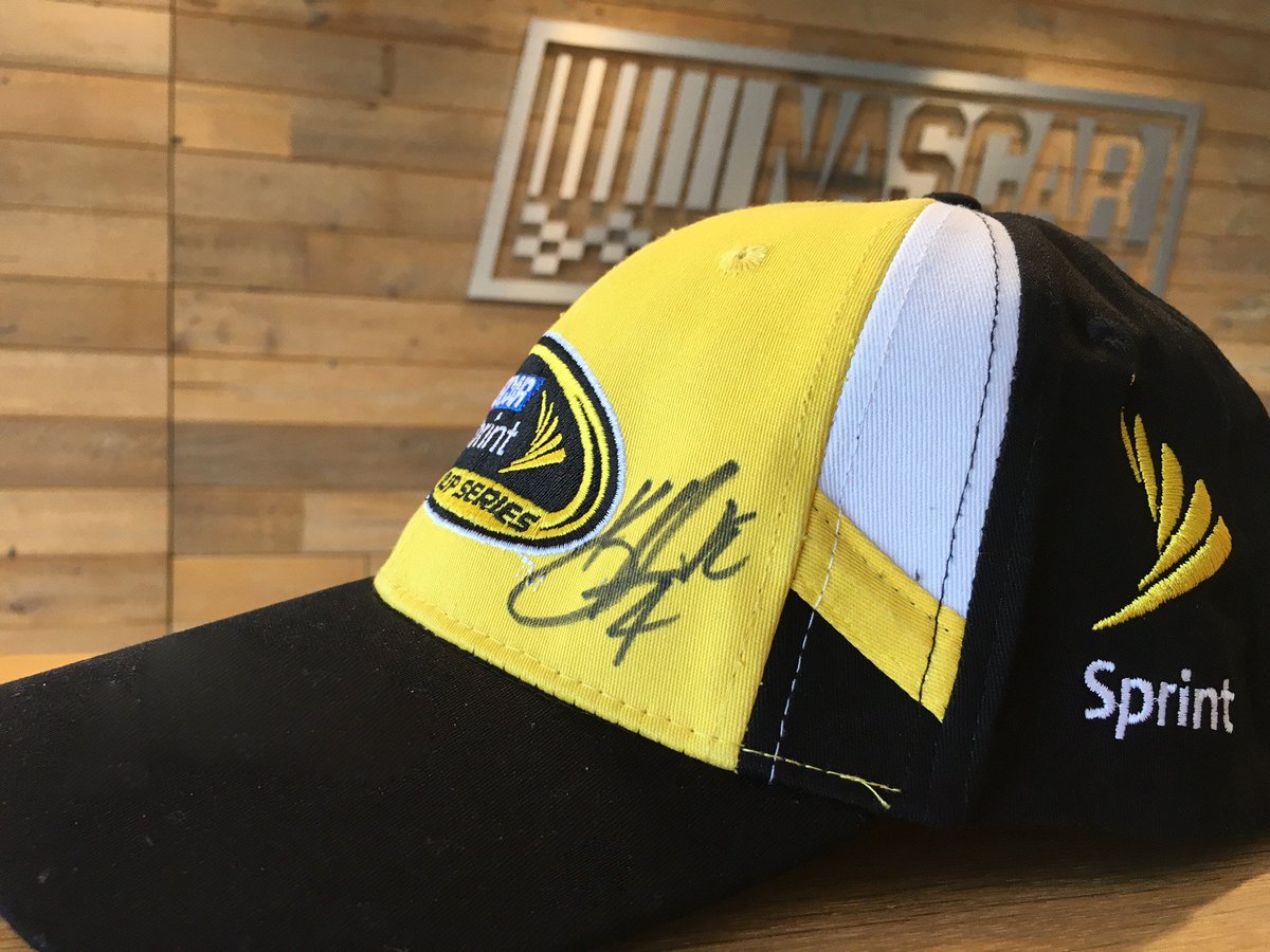 NASCAR's tweet photo. Tweet #NASCARGearGiveaway OR retweet for a shot at @KevinHarvick’s autographed hat!!

RULES: https://t.co/kULgqhX213 https://t.co/mg2JnUs70q