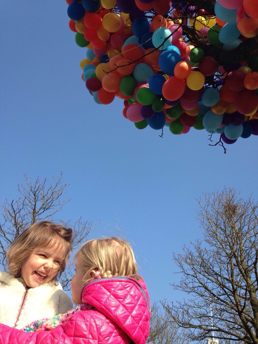 mpragt's tweet photo. #smilefactor met Meike en Lisa @gem_Eindhoven https://t.co/Wib6jhKBM3