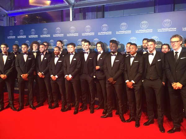 PeecheFr's tweet photo. Soirée de gala : 365 000€ récoltés pour la @FondationPSG https://t.co/GKMofnqfLw https://t.co/T2XQ71Z6DO
