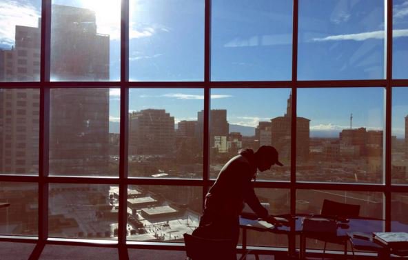 SJSU's tweet image. Beautiful. MT @Dapper_Duder: Can&apos;t beat that view.  #studying #mlklibrary #sjsu instagram.com/p/BCx0qr9wiMl/
