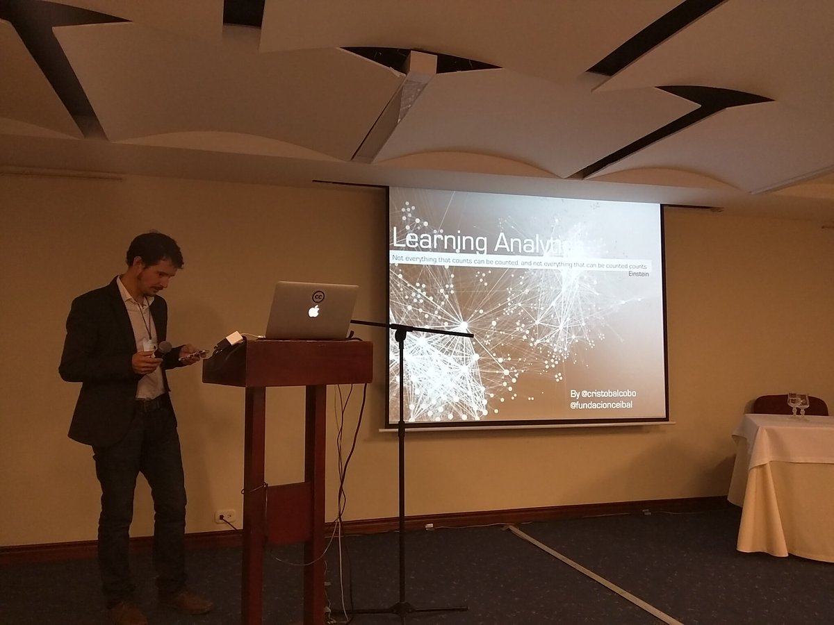 lernys's tweet photo. Empieza @cristobalcobo su conferencia sobre #lerninganalytics https://t.co/Oo4Q1JUTX0