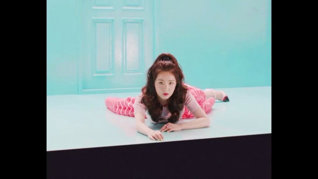 baervbie's tweet image. #OneOfTheseNights #THEVELVET #irene