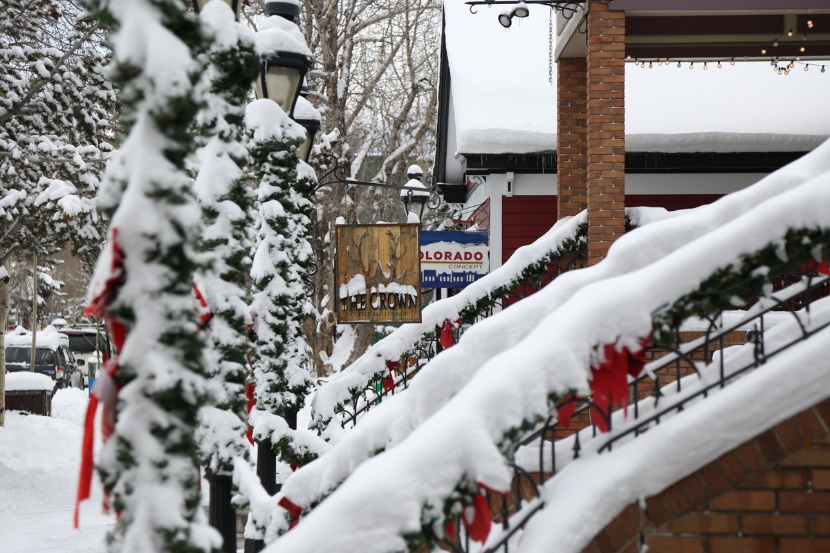 GoBreck's tweet photo. 18" of snow over the past 48 hrs. This is AWESOME! #Breckenridge #BreckBecause #itsamazingoutthere https://t.co/wqpET56OLj