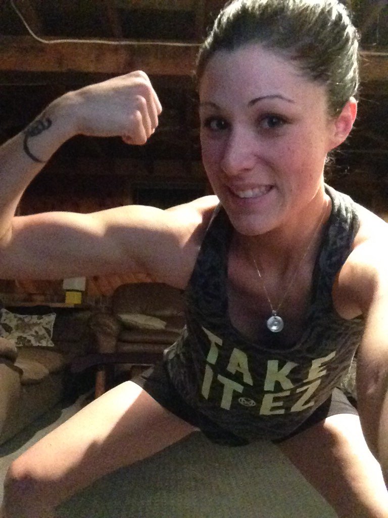 AshleySmashter's tweet photo. Strong is the new sexy #hammerandchisel https://t.co/FSR4NWALvg
