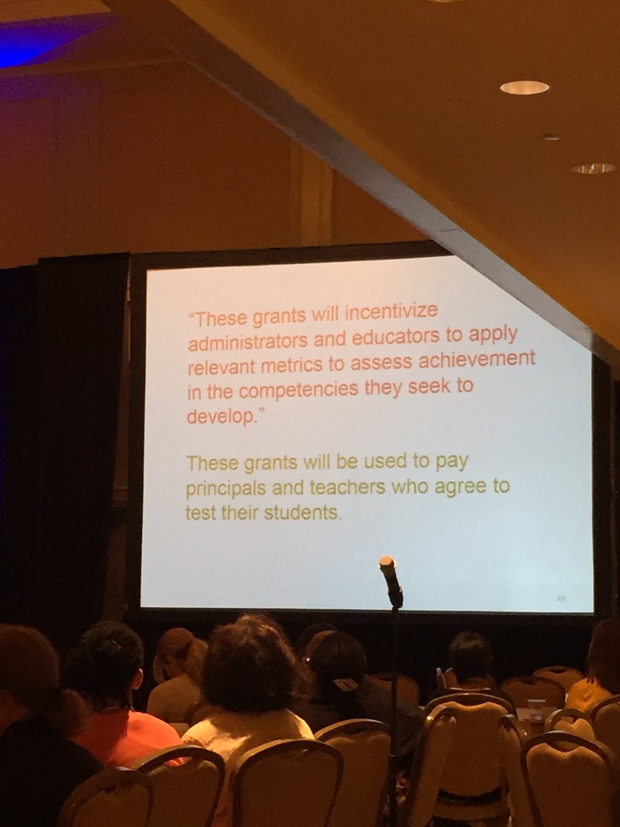 Hannah Kahn tweet media