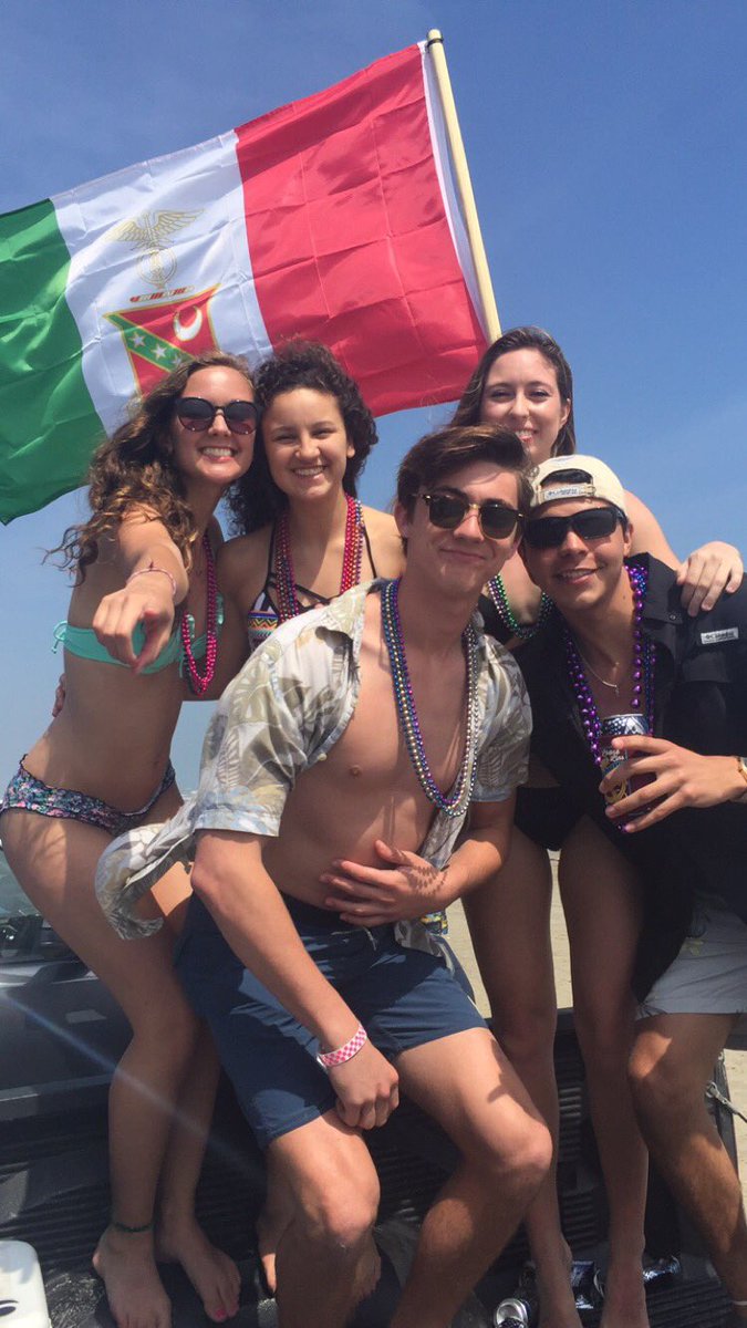 falanreneee's tweet image. Eat em up cats ¿ 🌞 #KappaSig