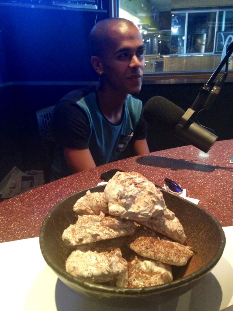 ThatsMeGeri's tweet photo. Wednesdays means #pocketchef on #FFWD @GoodHopeFM & @NewmanSebastian is here with THESE!!! https://t.co/xmyMSvSER6