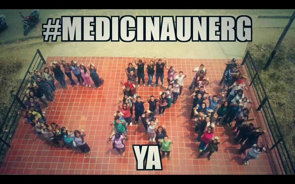 josesilva003's tweet photo. Estudiantes d  la  unerg se encuentran en mpput esperando Sue lía atiendan https://t.co/MPeMksMlYU