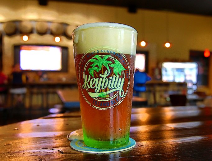 ManScore's tweet photo. Taste the #FloridaKeys try a #Keybilly #Beer & earn +1 #ManScore pt
#Miami #Florida #CraftBeer @theBrewHub #FLAbeer https://t.co/VN82jsBxCN