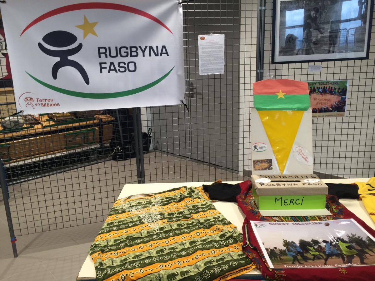 rugbynafaso's tweet photo. Merci à l'école de rugby du pic saint loup !!! :D Intervention validé, soirée magnifique :D @FufuOuedraogo #fadaaa https://t.co/79l4jAiJaX