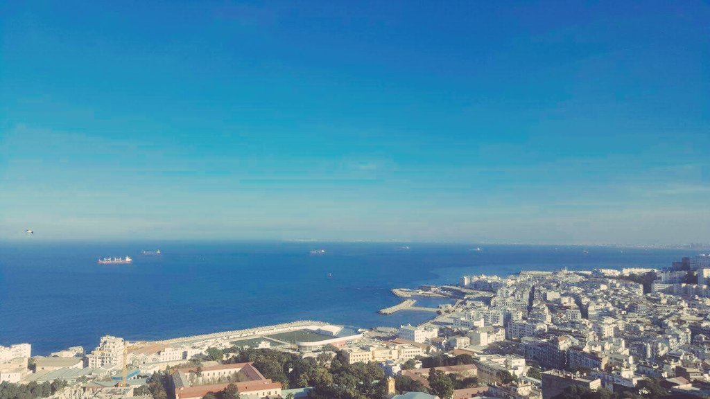 farahyasminenia's tweet photo. #مدن_الجزاير_وشوارعها
من نافذتي. ...حي السيدة الأفريقية ..أعالي حي باب الواد .الجزائر العاصمة https://t.co/2REQsqm8I8