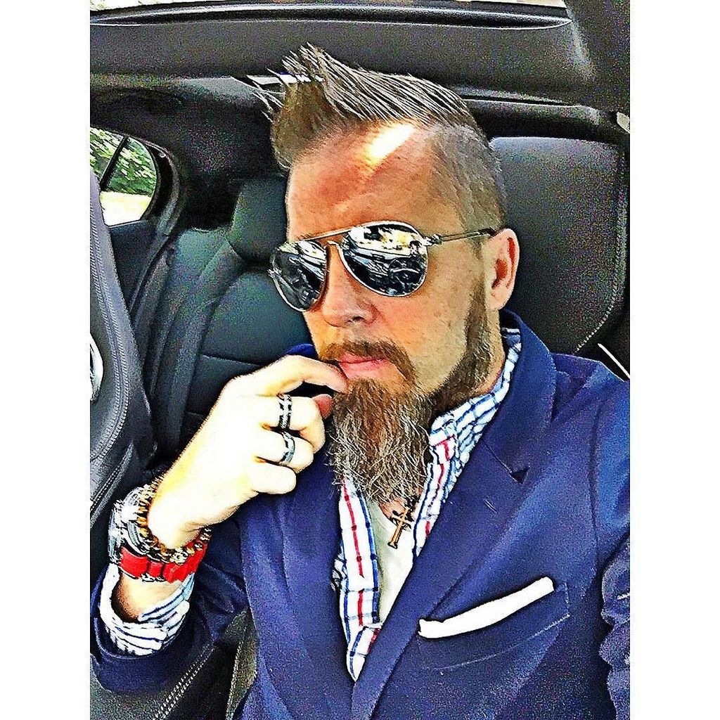 TheBeardEdition's tweet photo. "Demozilla back at it.... #workflo #beard #beardon #benzlife #benzlifestyle #beardiful #me… https://t.co/GpeQcnOvgr https://t.co/y9qmyBrIsT