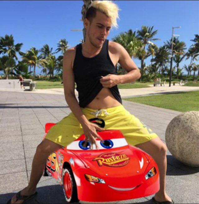 jovanigramvazq's tweet photo. Jugando con mi carrito nuevo. https://t.co/axRoWfu3G3