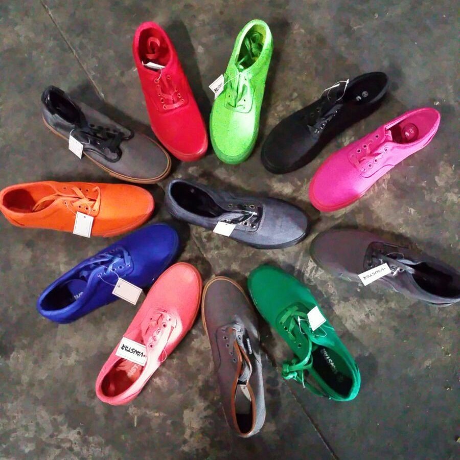 Noboa_josemarti's tweet photo. Tenni VANS $890 EN: IMPORTADORA NOBOA FASHION JOSE MARTI ESQ. MANUELA10 
#Telenoticias #FelizMiercoles #SemanaSanta https://t.co/tno8wYZmol