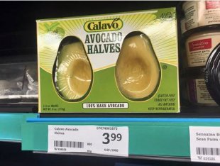 Merca20's tweet photo. Indignación en redes sociales por la venta de aguacates empaquetados en cartón y plástico - https://t.co/MeGSJ7Ov4R https://t.co/GW7vKKshdb