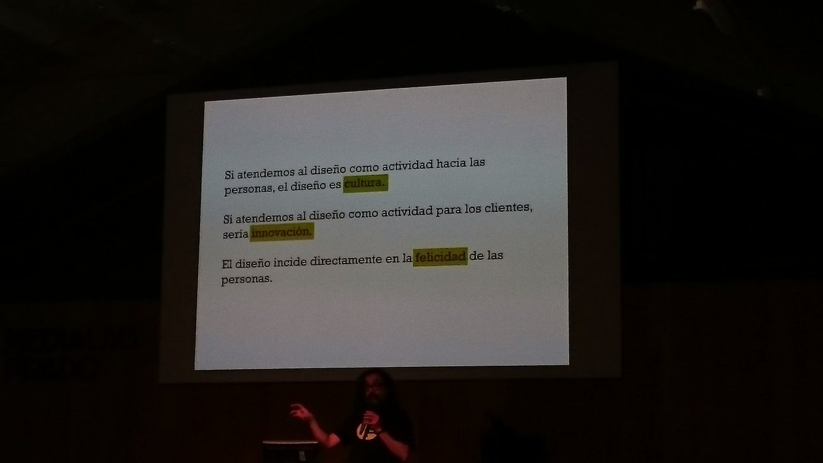 estudiobase12's tweet photo. "Llevamos 20 años creyendo que el diseño es (sólo) innovación y el diseño es cultura" @alvaro_sobrino #edcd16 https://t.co/km00GhvP7m