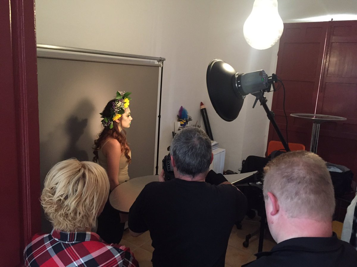 arteness // make-up tweet media