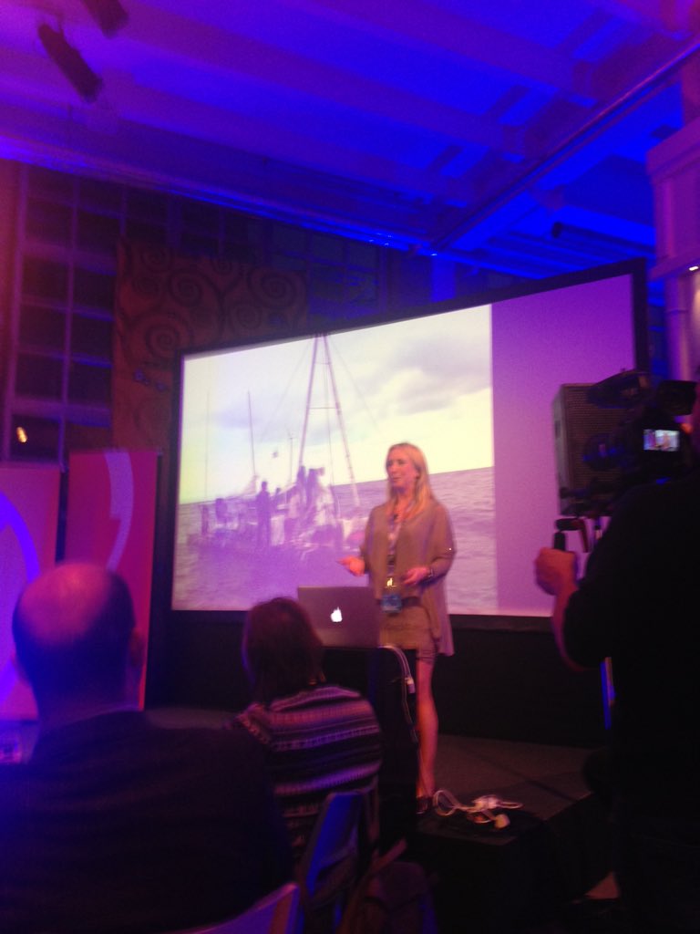 lizadriana2323's tweet photo. RT @HugoSAS: @rozsavage talks meeting @5gyres mid-Pacific in boat made from 15,000 plastic bottles. #PolyTalk2016 https://t.co/6YHwXMCnw4
