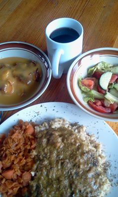 Noupoort's tweet photo. Chicken Curry Mince, Creamy Mushroom Pasta, Sweet Carrots, Green Salad. Apple Pie with Custard https://t.co/heiYvbNqcZ