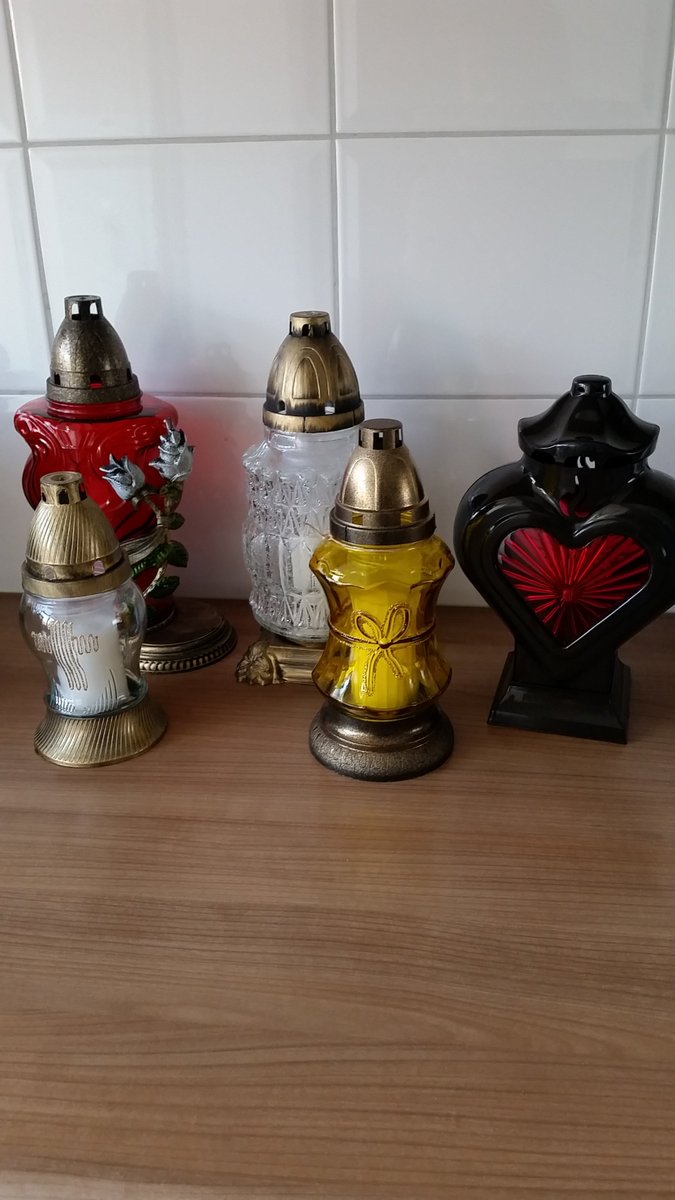 memorial_lights's tweet photo. Hier een aantal mooie graflantaarns uit ons assortiment. De rest van onze producten staan op https://t.co/1pkWsUaCyH https://t.co/TptvUcbxxA