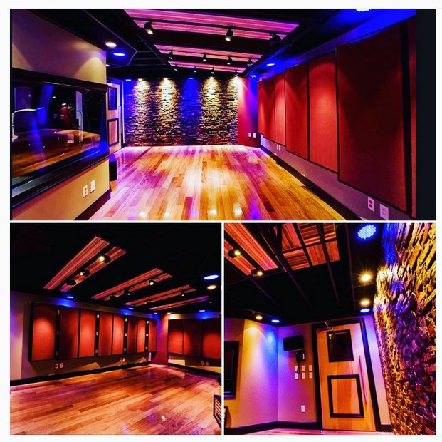 Tweet_EEG's tweet photo. Our next Spotlight Session will bet at  vanquish studios #artist #eeg #producer #studio #on #ART #mplusplaces👌 https://t.co/4ppt2a8296