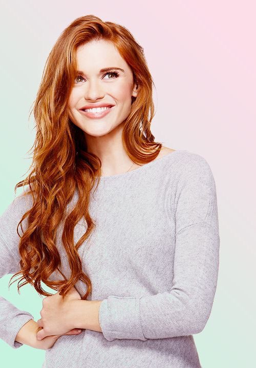 Hemswobrien's tweet image. #wcw goes to the beautiful Holland Roden aka queen 👗💄👠👑