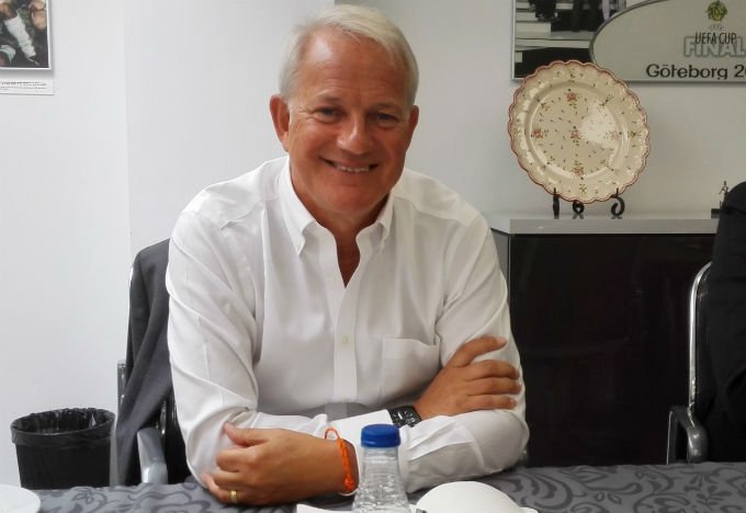 ManuGimeno's tweet photo. #PeterDraper confirma que el @valenciacf viajará en mayo a Singapur https://t.co/rDezAuuBwe via @ElDesmarque_VCF https://t.co/4K8kb3p2fP