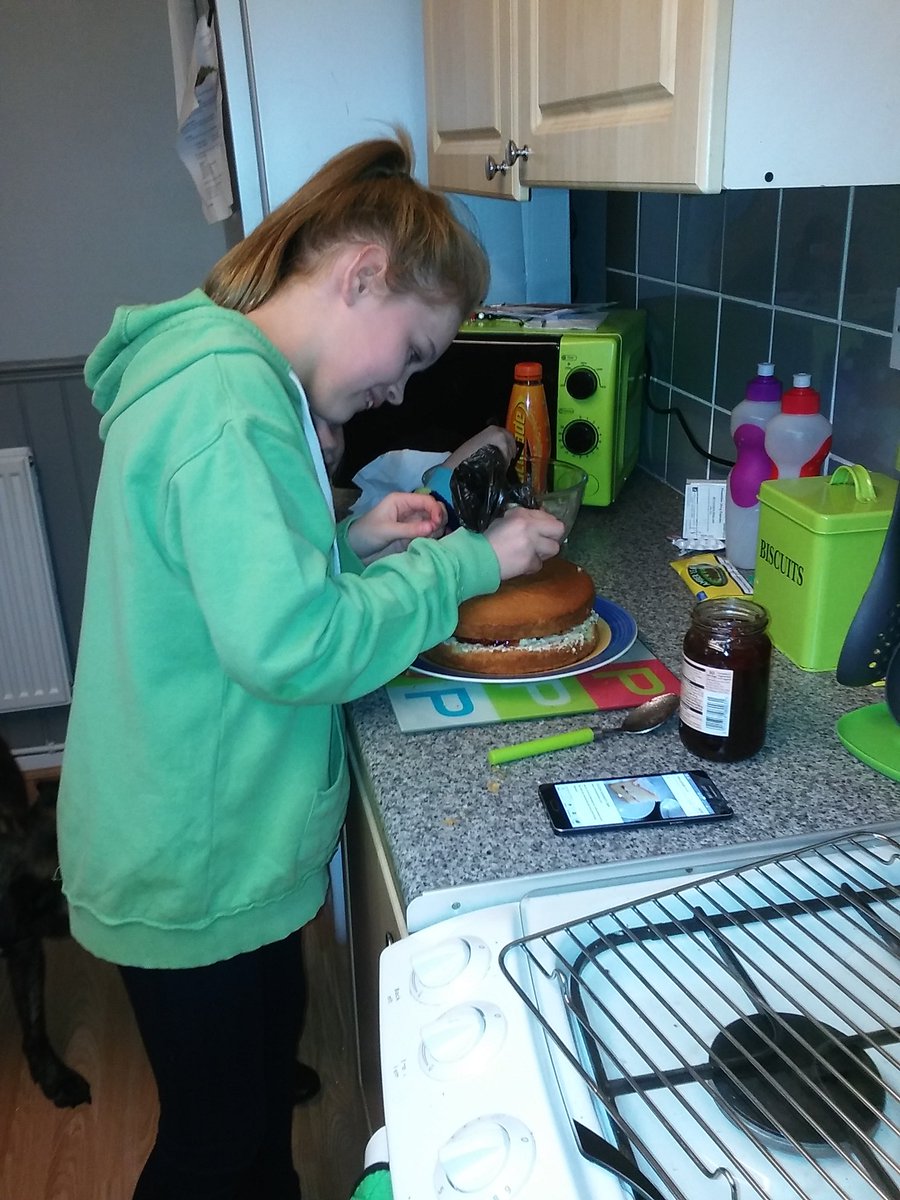 clairwardle7582's tweet photo. Elle making her cake for school science comp https://t.co/nXF6T9x1MK