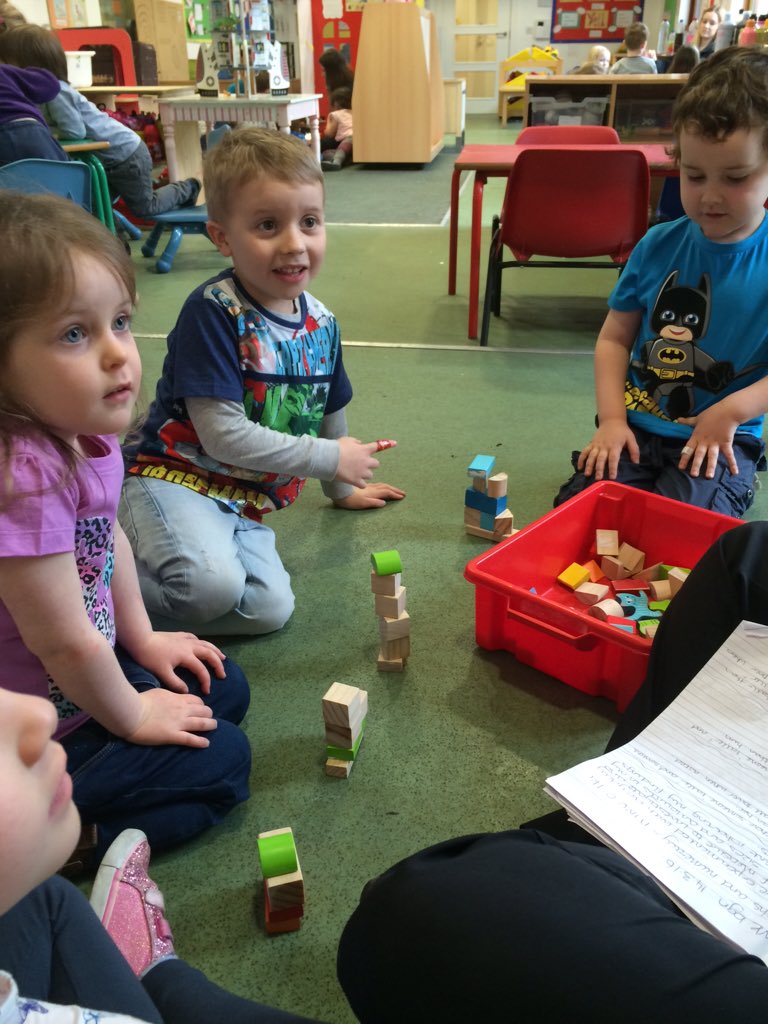 EFGreenock's tweet photo. Learning mathematical terms using blocks #biggerthan #smallerthan https://t.co/elZheqdn1A