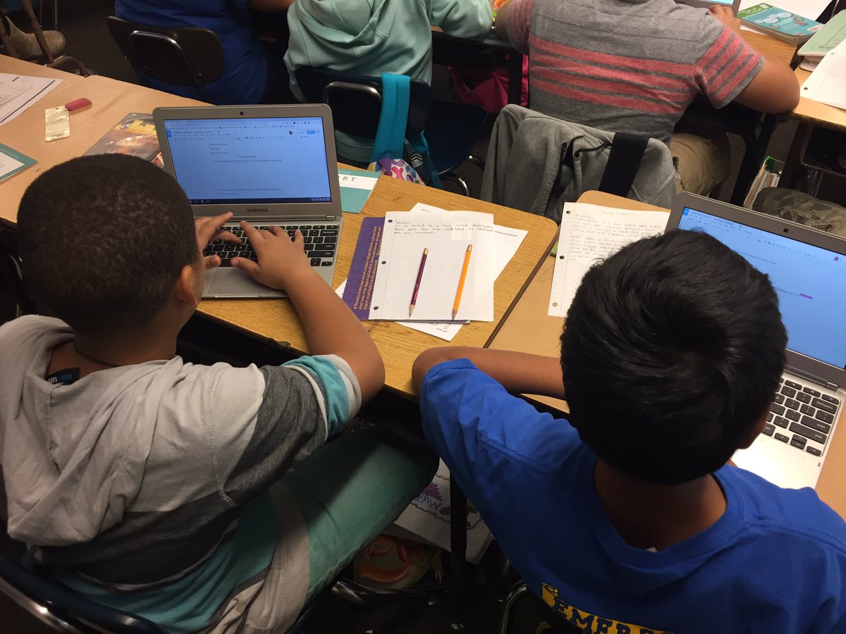 scholarlytweet's tweet photo. 6th graders using #googledocs to collaborate on creative writing projects #rusd #google https://t.co/ICEm5cjJ2N
