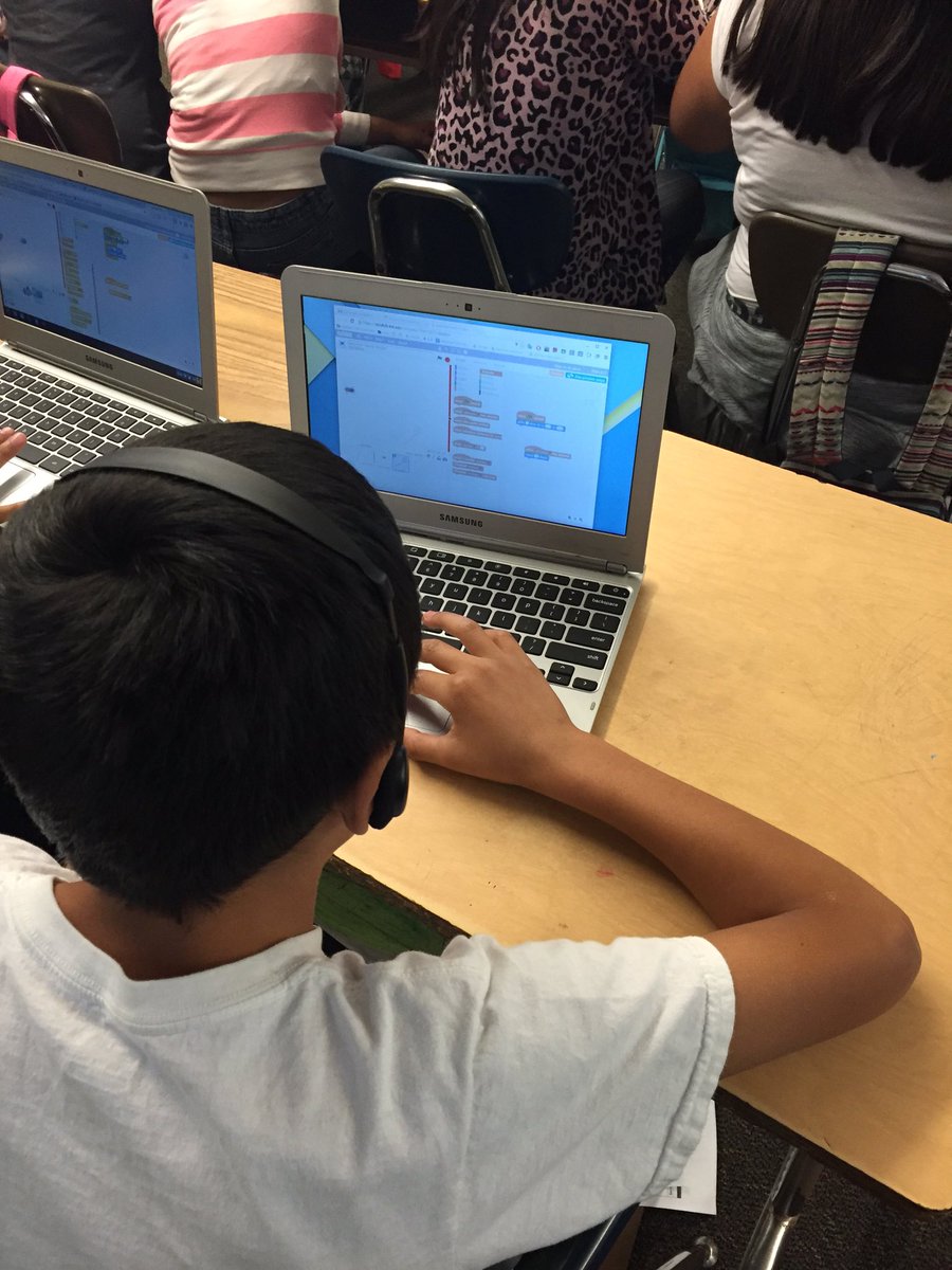 scholarlytweet's tweet photo. 6th grade Ss coding with #Google  #CSFirst #rusd https://t.co/mqNBHtB5Lu