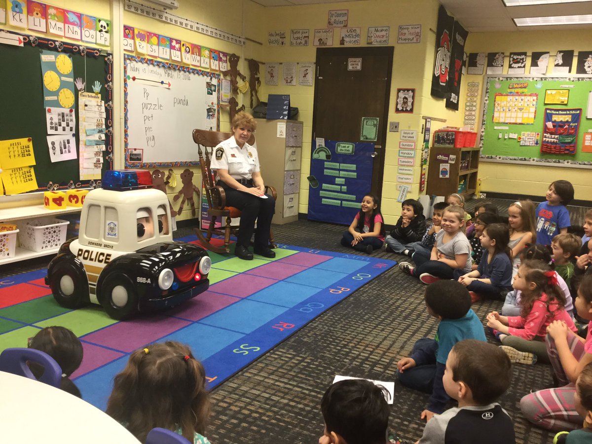 ESKindergarten's tweet photo. Thanks to Officer Patti and Officer Stacy for a great Safety lesson! #DGPD #elsierra58 #dg58learns #SafetyFirst https://t.co/hJet6NnvlX