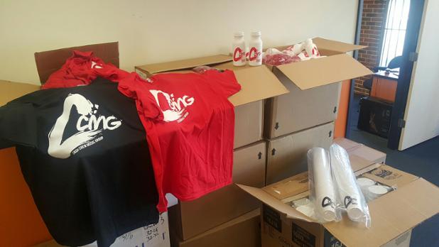 WePrint4Less's tweet image. This is how you market for #SXSW. #tshirts #cups #waterbottles #lighters