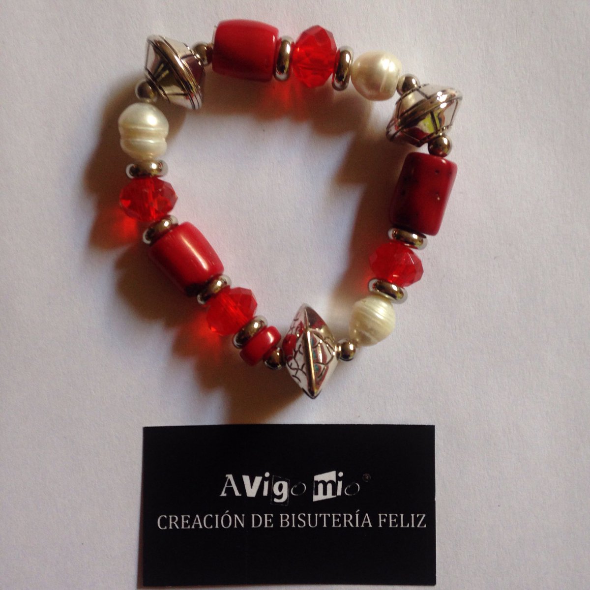 avigomio's tweet photo. Pulsera Ovni Roja @avigomio 8€ 😘 https://t.co/LS5hyYHYqb