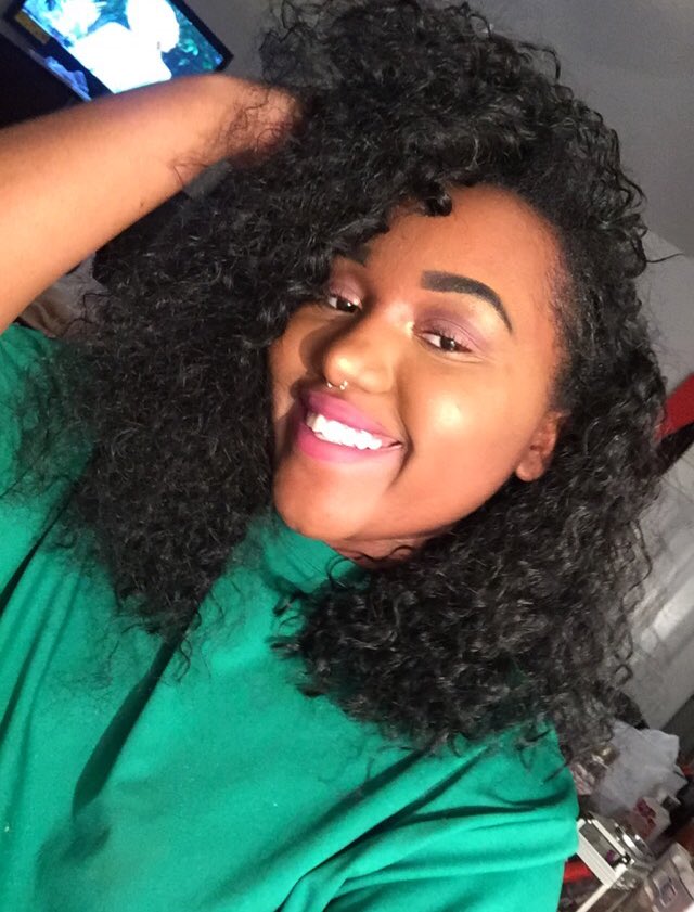 ___princessrai's tweet photo. When you have no choice but to be obsessed w/yourself 💚💚 #GiveEmFace #WomencrushEVERYDAY https://t.co/FTnjVPV5aU