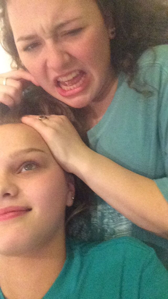 annalisabrooks_'s tweet photo. h14bd to my bff๐ฏ๐ธ๐ผ๐ thanks for doing stupid stuff with me and not letting me go down alone๐ #doubleAL @AnnaCawthon https://t.co/OBP2WmDLBs