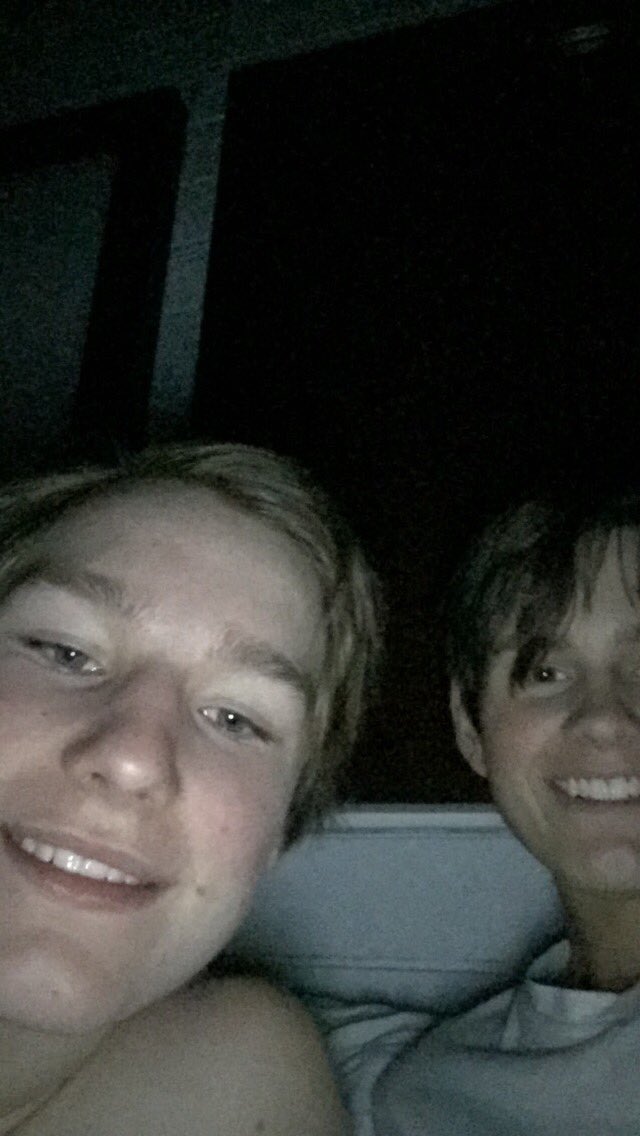 JacobWadman's tweet photo. Idag fyller ännu en fin vän till mig år, grattis brorsan @TheodorKarell 💗💗 https://t.co/khl3GrT1rn