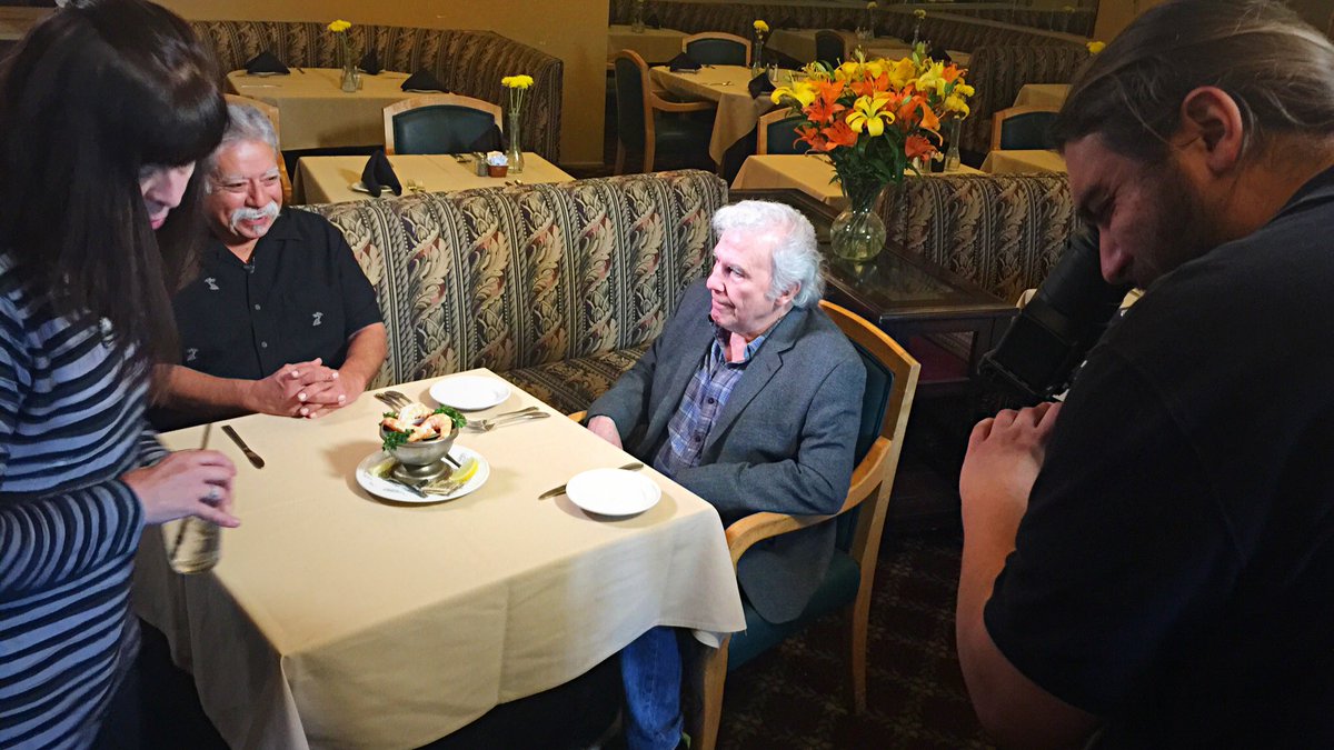 RobertoUranga's tweet photo. Filming segment of LBTV's Go Long Beach at Phil Trani's! #LongBeach #BixbyKnolls #ShopLocal #BoughtItInBixby #LBCD7 https://t.co/n5dhf4Y6s5